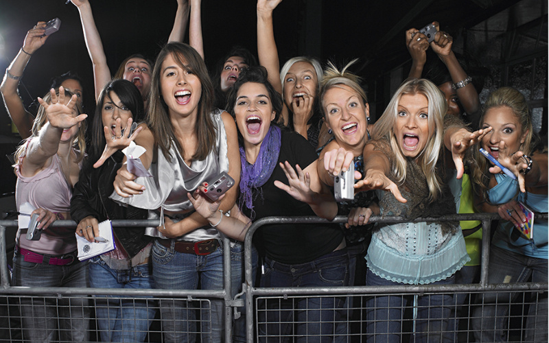 Fangirling Psychology : 4 Strong Reasons Teens Get Attached