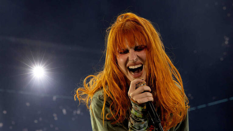 ENTER-MUS-PARAMORE-CONCERT-FIGHT-LV