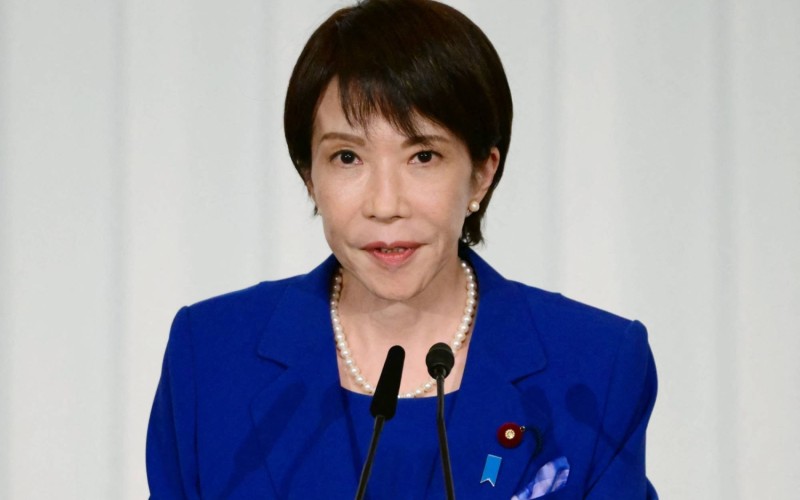 Sanae Takiachi addresses the Diet.