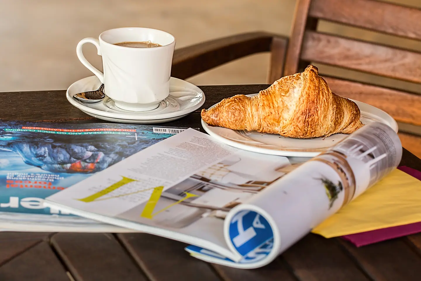 table-read-cafe-reading-social-cup-702665-pxhere.com