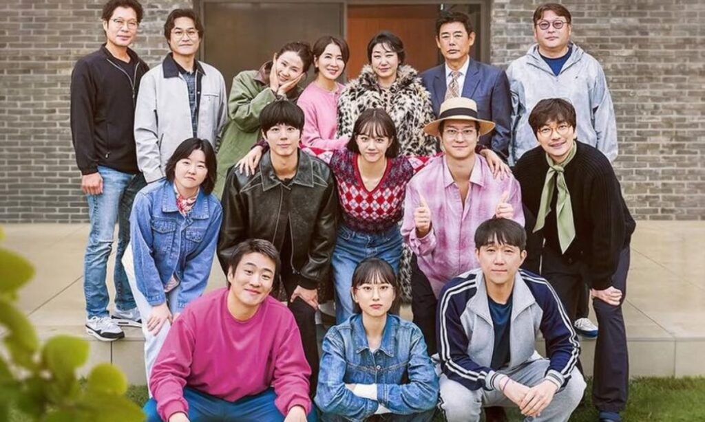 The cast members of Reply 1988 recreated their iconic poster after 10 years.