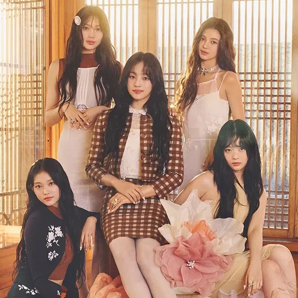 New Jeans crossed 7 billion streams on Spotify becoming the fastest K-pop streaming group.