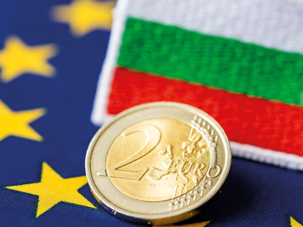 Bulgaria adopts Euro