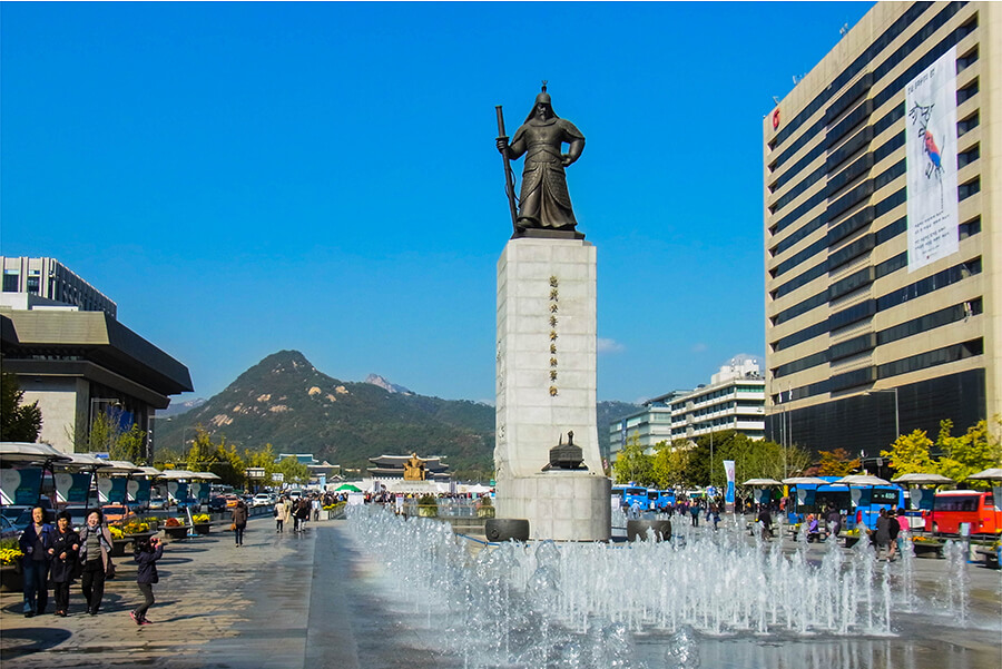 Gwanghwamun Square