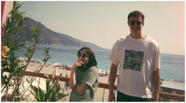 Mescal as Calum with Sophie in “Aftersun”.
