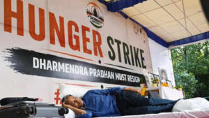 Sonam Wangchuk’s hunger strike continues at Jantar Mantar.