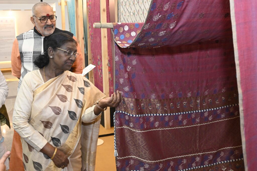 President Murmu Examines Handloom Textiles on National Handloom Day.